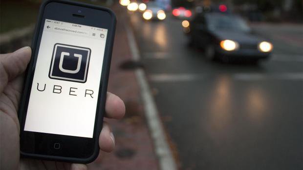 Fotografija: Ameriško podjetje Uber, ki upravlja z istoimensko spletno platformo za posredovanje prevozov, je prejšnji mesec že odpustilo 400 ljudi iz marketinškega oddelka. Foto: Dokumentacija Dela