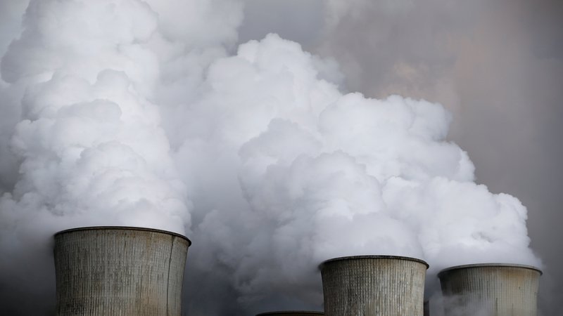 Fotografija: Nujni so ustrezni dogovori s področja energetike in odgovor na vprašanje, kako se bo zagotovilo nizko-ogljično energijo z obnovljivimi viri in z jedrsko energijo. Foto: Reuters