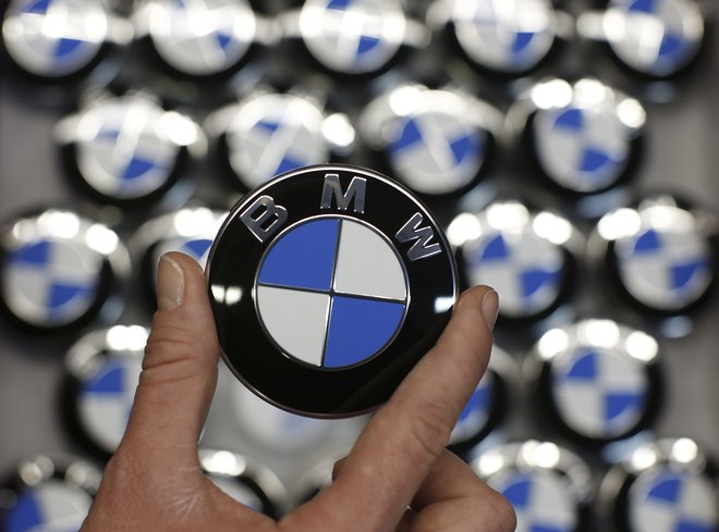 BMW je cene novih avtomobilov že povišal. Foto: Fabrizio Bensch / Reuters