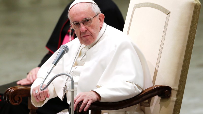 Fotografija: Papež Frančišek je po finančnem škandalu zaostril zadeve. foto: MAX ROSSI/REUTERS Pictures