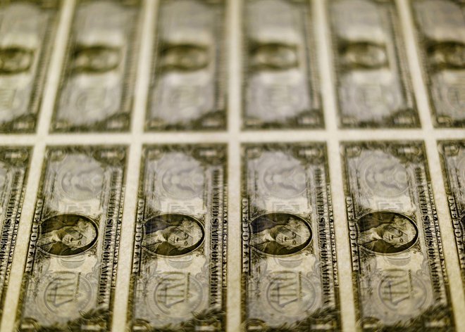 Ameriški dolarji. Foto: Gary Cameron / Reuters
