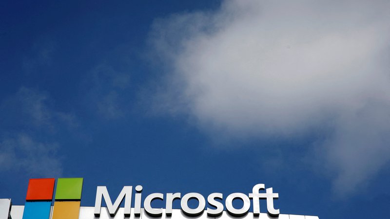 Fotografija: Logotip podjetja Microsoft. Foto: Lucy Nicholson/Reuters
