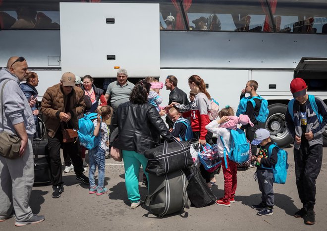 Ukrajinski begunci, 17. maj 2022. Foto: Gleb Garanich / Reuters
