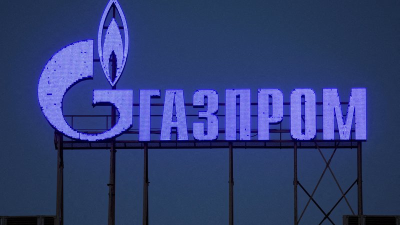 Fotografija: Logotip največjega proizvajalca zemeljskega plina na svetu, ruske družbe Gazprom, 31. marec 2022. Foto: Reuters
