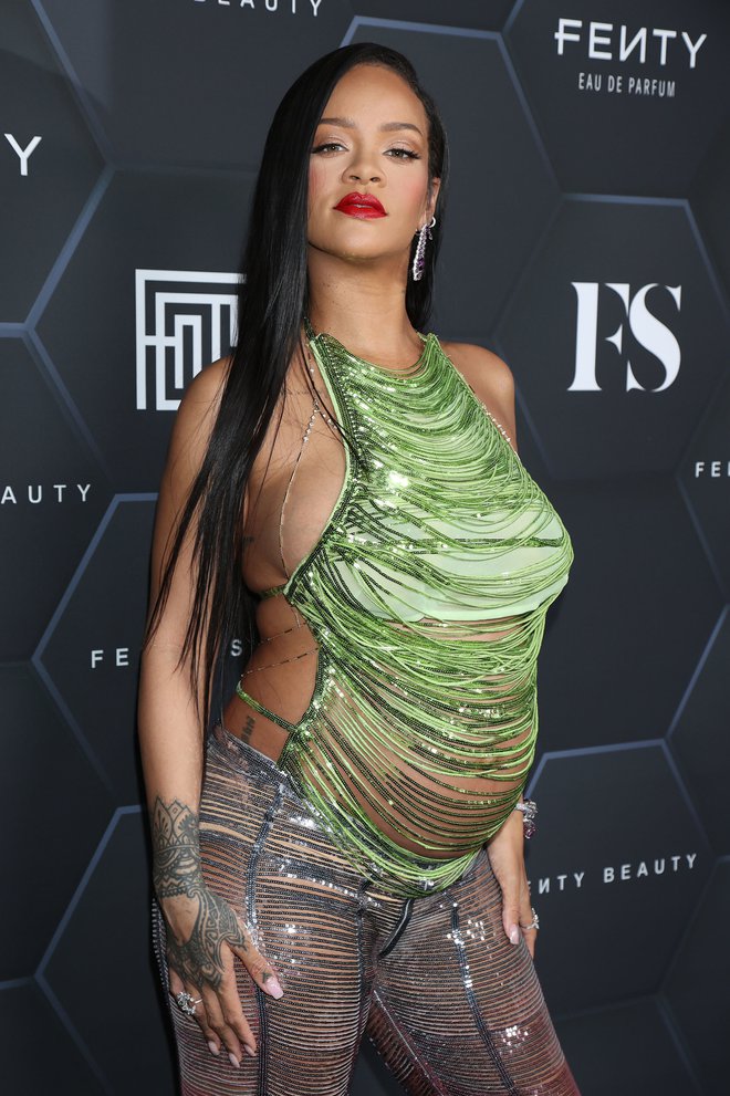 Rihanna se poleg glasbe ukvarja tudi s številnimi uspešnimi podjetniškimi podvigi. Foto: Media Punch/INSTARimages.com/Cover Images
