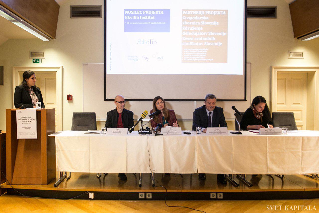 Fotografija: Eden od ciljev je povečati ozaveščenost poslovnei in tudi širše javnosti o pomenu družbene odgovornosti, so poudarili partnerji projekta Družbeno odgovoren delodajalec (z leve: Aleš Kranjc Kušlan, Sonja Šmuc, Jože Smole, Sanja Leban Trojar).