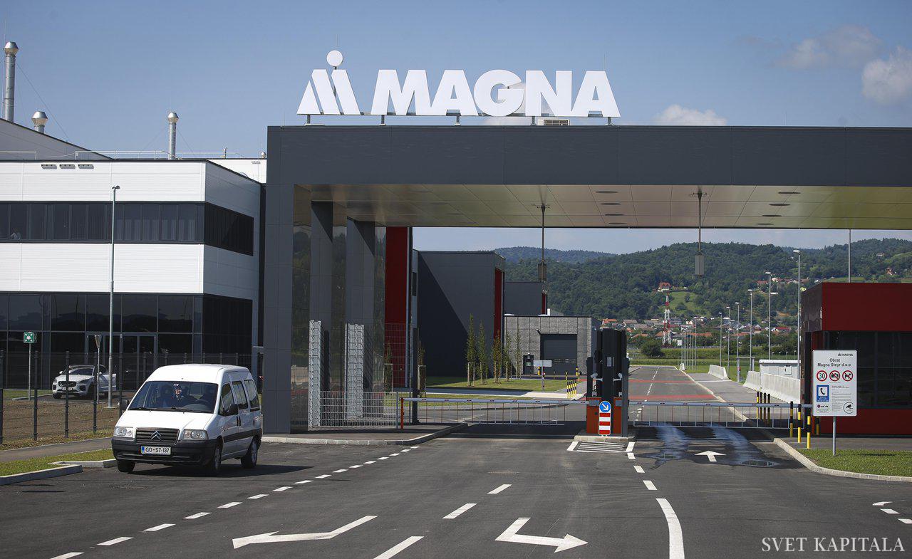 Fotografija: Poslopje nove tovarne Magna v Hočah.