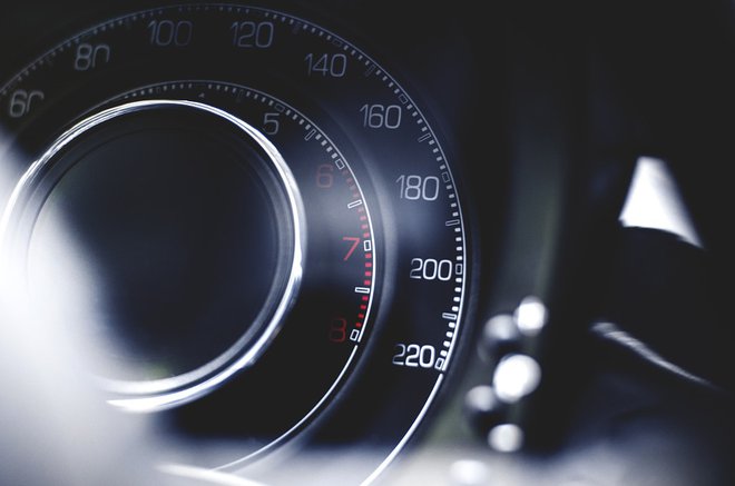 Najhitrejši avtomobili znamke Volvo ne bodo presegli meje 180 kilometrov na uro. Razen policijski. Foto: Pixabay