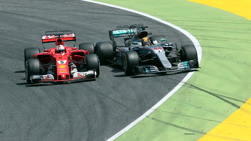 Fotografija: Bo Ferrari tokrat končno odločno začel lov na naslov prvaka, ki ga neuspešno lovi že vse od sezone 2007, kot nakazujejo časi s predsezonskih testiranj? Foto: Reuters
