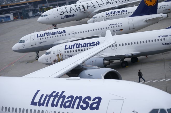 Letalski promet je dosegel že tako velik obseg, da ga v Evropi že opazno ovirajo kapacitete letališč. Foto: Reuters