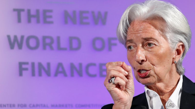 Fotografija: Lagardova (na fotografiji) je napovedala, da bo IMF prihodnji teden v okviru spomladanskega srečanja poslabšal napoved. Foto: Reuters