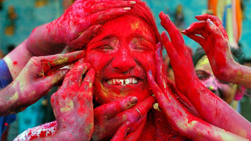 Fotografija: Pomembnost praznikov je vidna predvsem v Indiji. Foto: Reuters