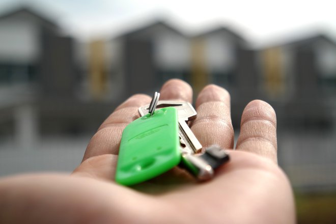 Preostanek od prodaje stanovanja pa pustite na banki kot rezervo za nepredvidene dogodke. Foto: Pixabay
