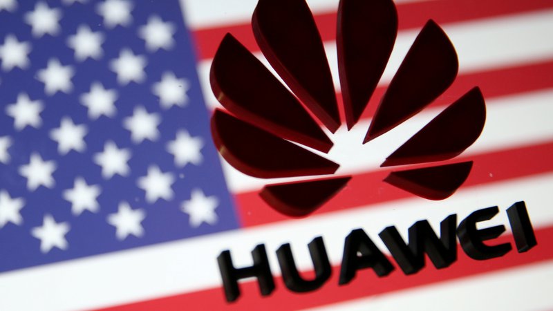 Fotografija: Ameriški tehnološki velikan Google, ki s svojim sistemom Android opremlja večino pametnih telefonov na svetu, je v nedeljo sporočil, da prekinja sodelovanje s kitajskim tehnološkim podjetjem Huawei. Foto: Reuters