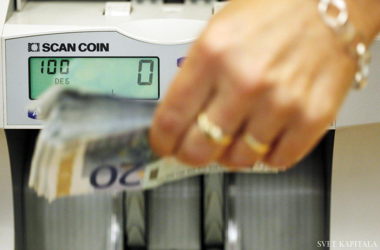 Fotografija: V evropskem merilu finančna pismenost v Sloveniji ni izjemno nizka! FOTO JOZE SUHADOLNIK