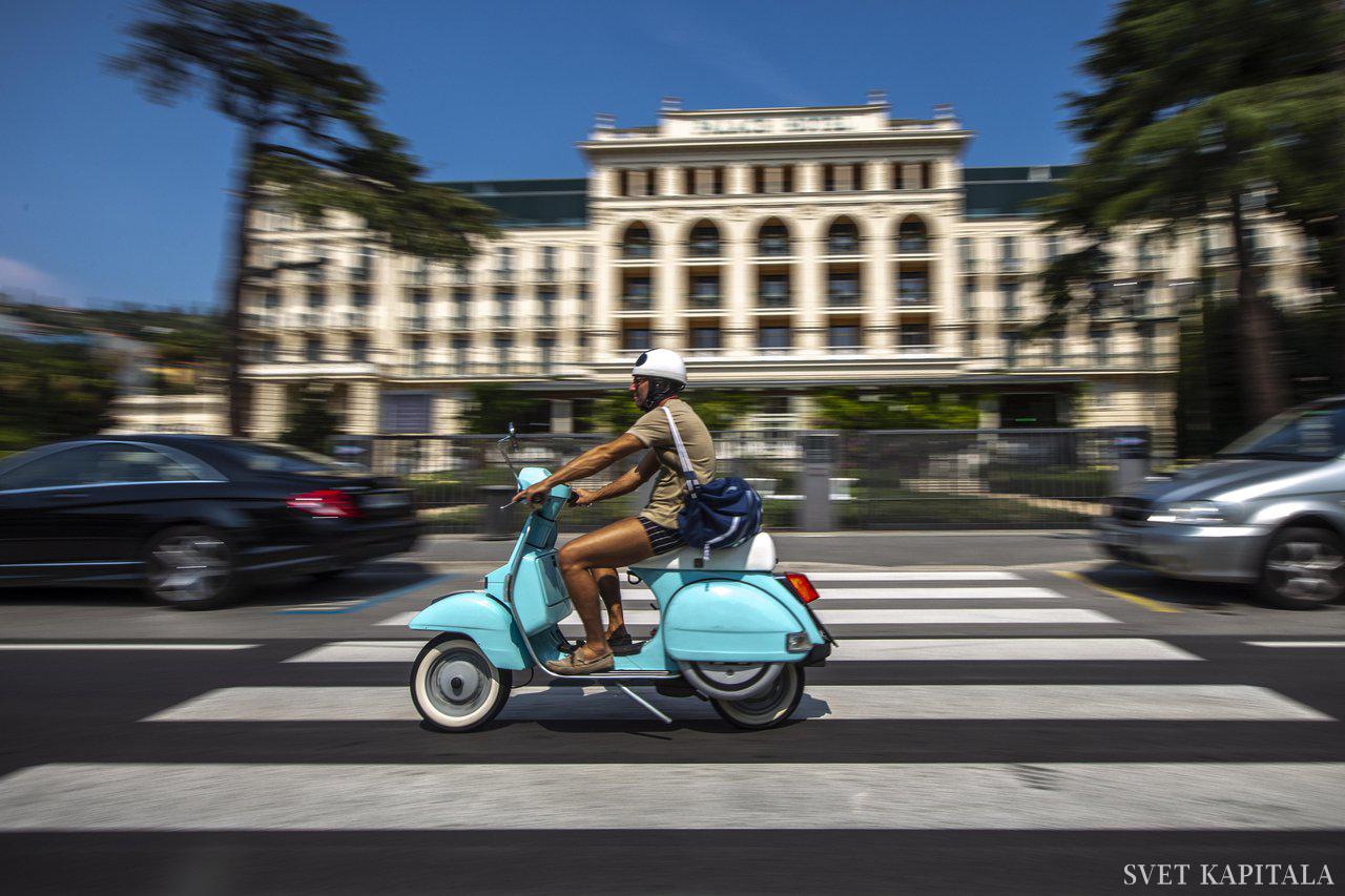 Fotografija: Hotel Kempinski v Portorožu. Voranc Vogel