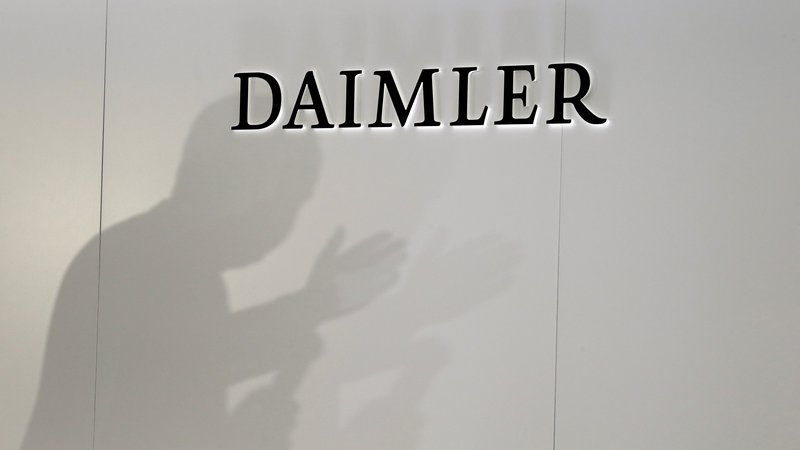 Fotografija: KBA je Daimlerju že avgusta lani zaradi okolju neprijaznih dizelskih motorjev naložila vpoklic 690.000 dizelskih vozil po vsej Evropi, od tega 280.000 v Nemčiji. Foto: Reuters