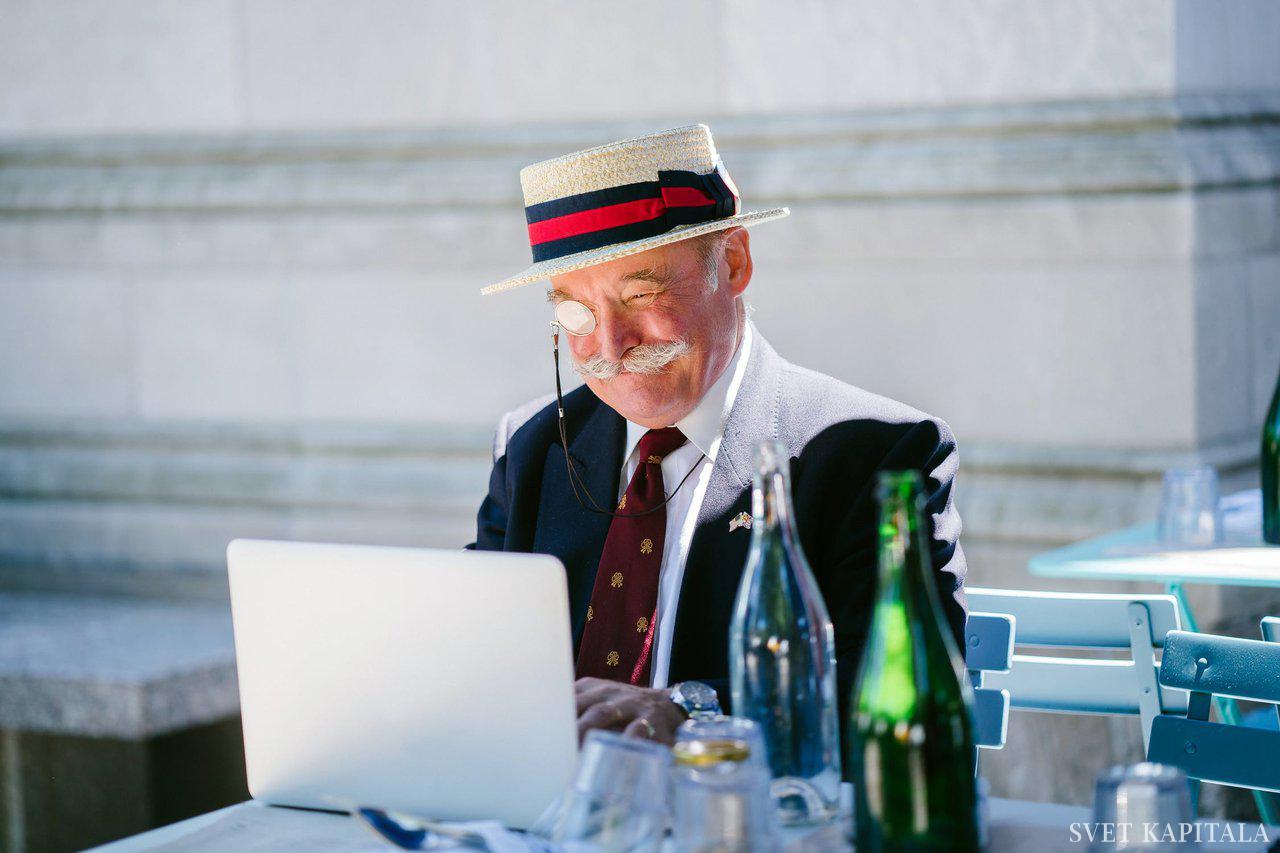 Fotografija: Nobena druga demografska značilnost, kot so spol, izobrazba ali politična orinetacija, ni bolje zajela ljudi, ki širijo ponareje novice na družabnih omrežjih. Foto Pexels