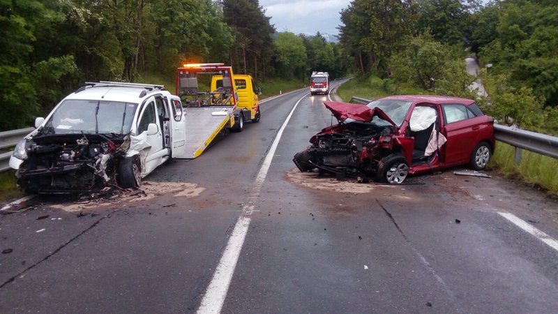 Fotografija: Prometna nesreča pri Kranju. Foto: Pu Kranj
