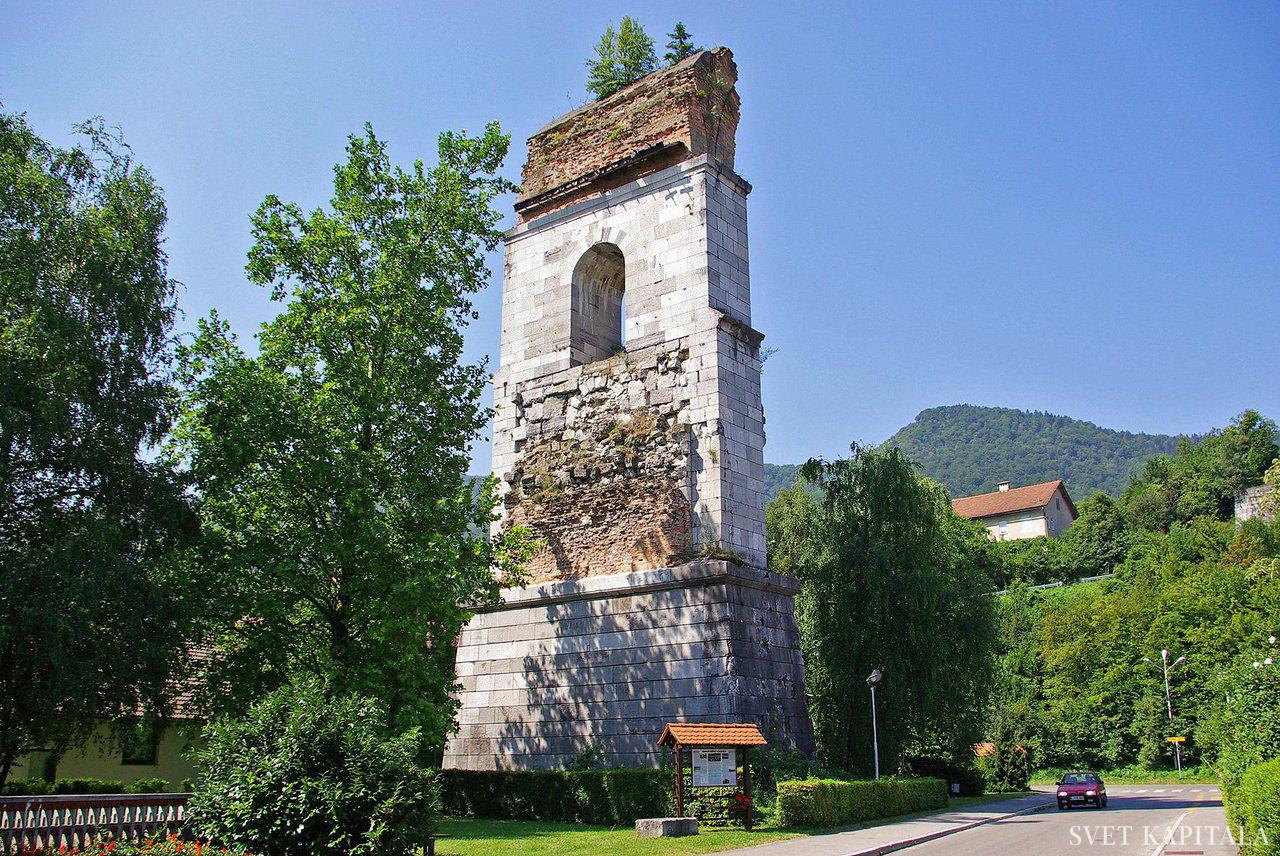 Fotografija: Vožnja z vlakom iz Borovnice do Viča in centra Ljubljane traja okoli 20 minut, manj kot z osebnim vozilom.