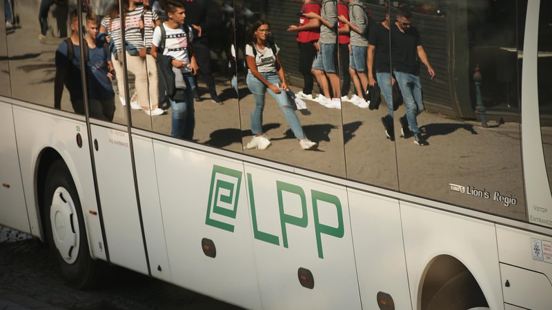 Fotografija: Nova aplikacija Web App LPP za napovedovanje prihodov avtobusov bo začela delovati 16. septembra. Foto: Jure Eržen/Delo