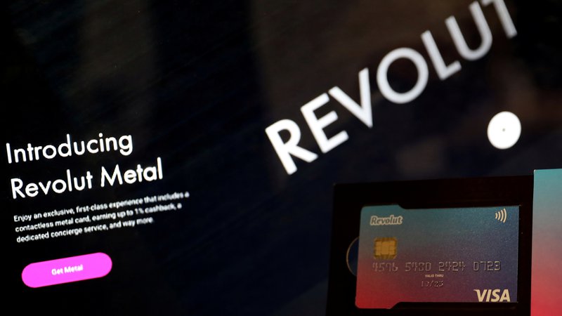 Fotografija: Nove bančne storitve, tudi Revolutove, navdušujejo uporabnike po celem svetu. REUTERS