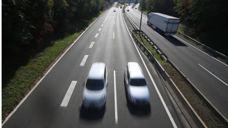 Fotografija: Ne gre le pa popularizacijo naprednih specialziranih programov, pač pa tudi za prepoznavnost študentov, ki vstopajo na trg dela. Foto: Tadej Regent/Delo