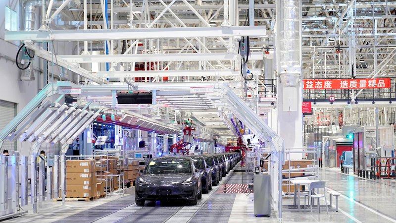 Fotografija: Tesla je paradni konj ameriške avtomobilske industrije in njen uspeh bi lahko naznanil selitev središča ameriške avtomobilske industrije iz Michigana v Kalifornijo. FOTO: REUTERS/