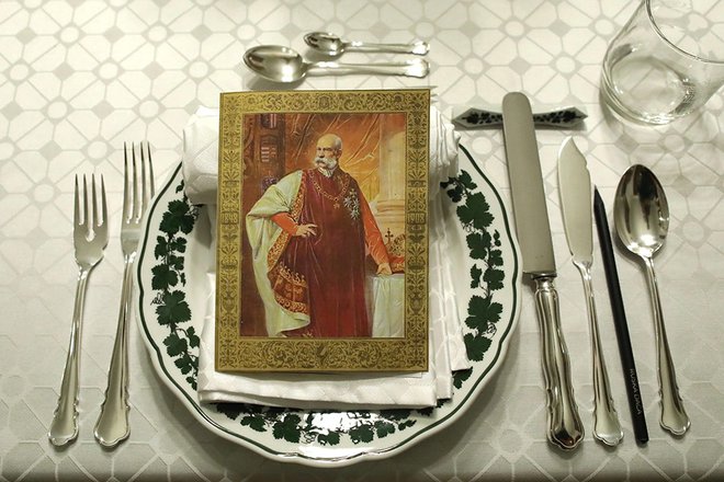 Cesarska večerja na Ruski dači je gledališko-kulinarični dogodek. FOTO: Arhiv Ruske dače