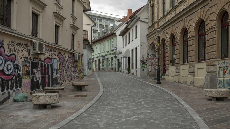 Fotografija: Prazne sobotne ulice Ljubljane.