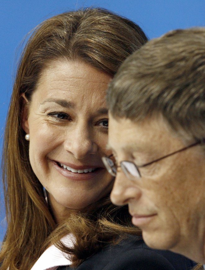 Bill Gates in žena Melinda sta zadnja leta zelo dejavna na področju dobrodelnosti. Med drugim se vrednost njune dobrodelne fundacije ocenjuje skoraj na 50 milijard dolarjev. FOTO: Reuters