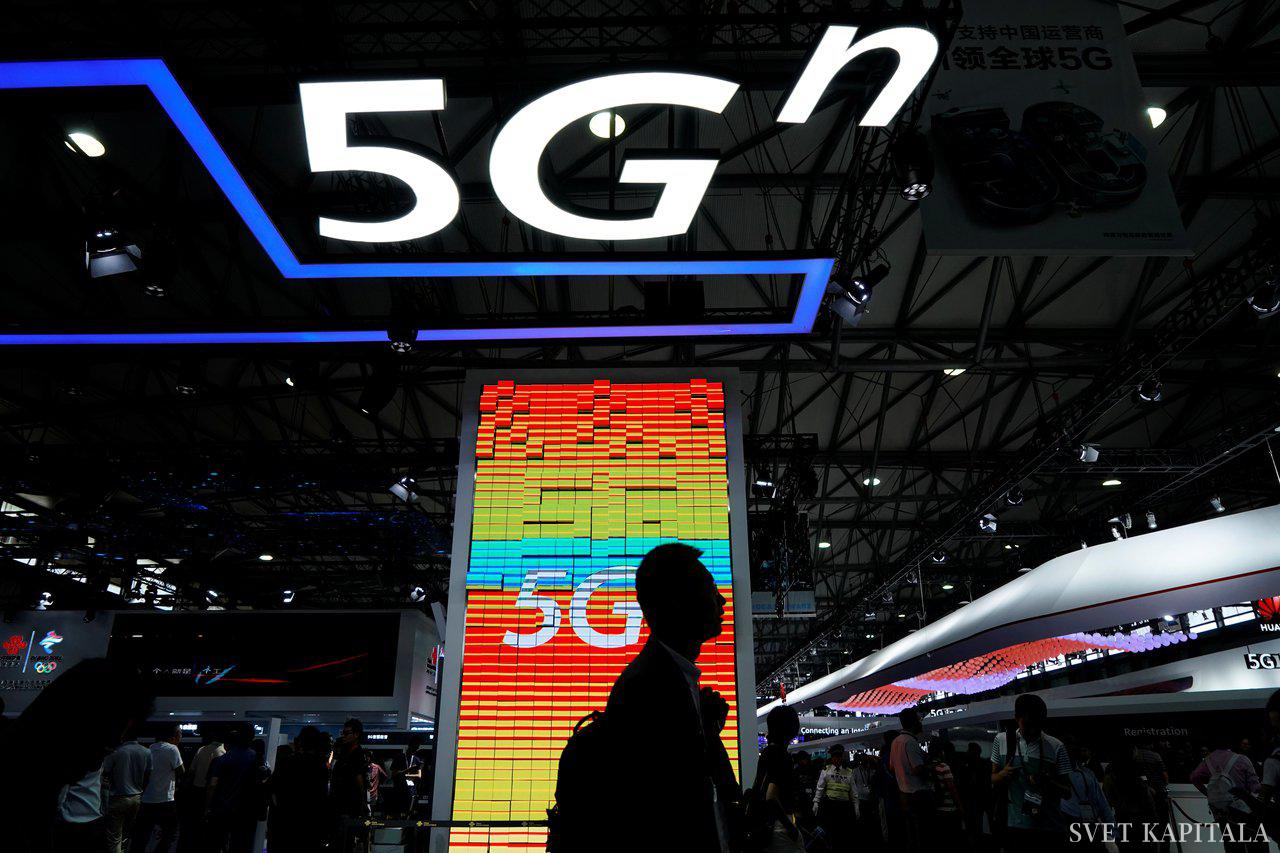 Fotografija: Kako verodostojne so raziskave o nevarnosti tehnologije 5G? Kako vse se lahko uporablja nova tehnologija in komu ta na ustreza? Odgovori v novi seriji prispevkov o tehnologiji 5G. FOTO: Reuters