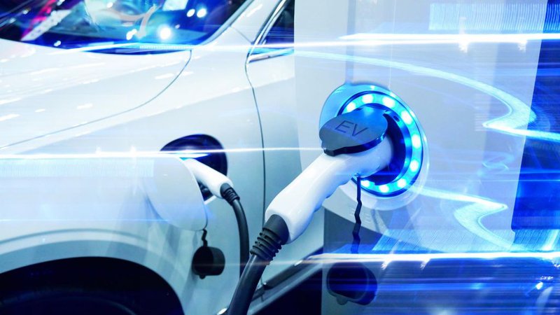 Fotografija: Električna vozila imajo zaenkrat le 4,6-odstotni svetovni tržni delež. To je sicer dvakrat več kot leta 2017, za kar sta zaslužni predvsem Kitajska in ZDA. Foto: Shutterstock
