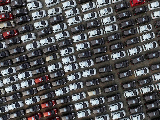 Prodaja električnih avtomobilov naj bi bila do leta 2035 vredna 19 milijard dolarjev, ocenjuje Boston Consulting Group. Foto: Reuters