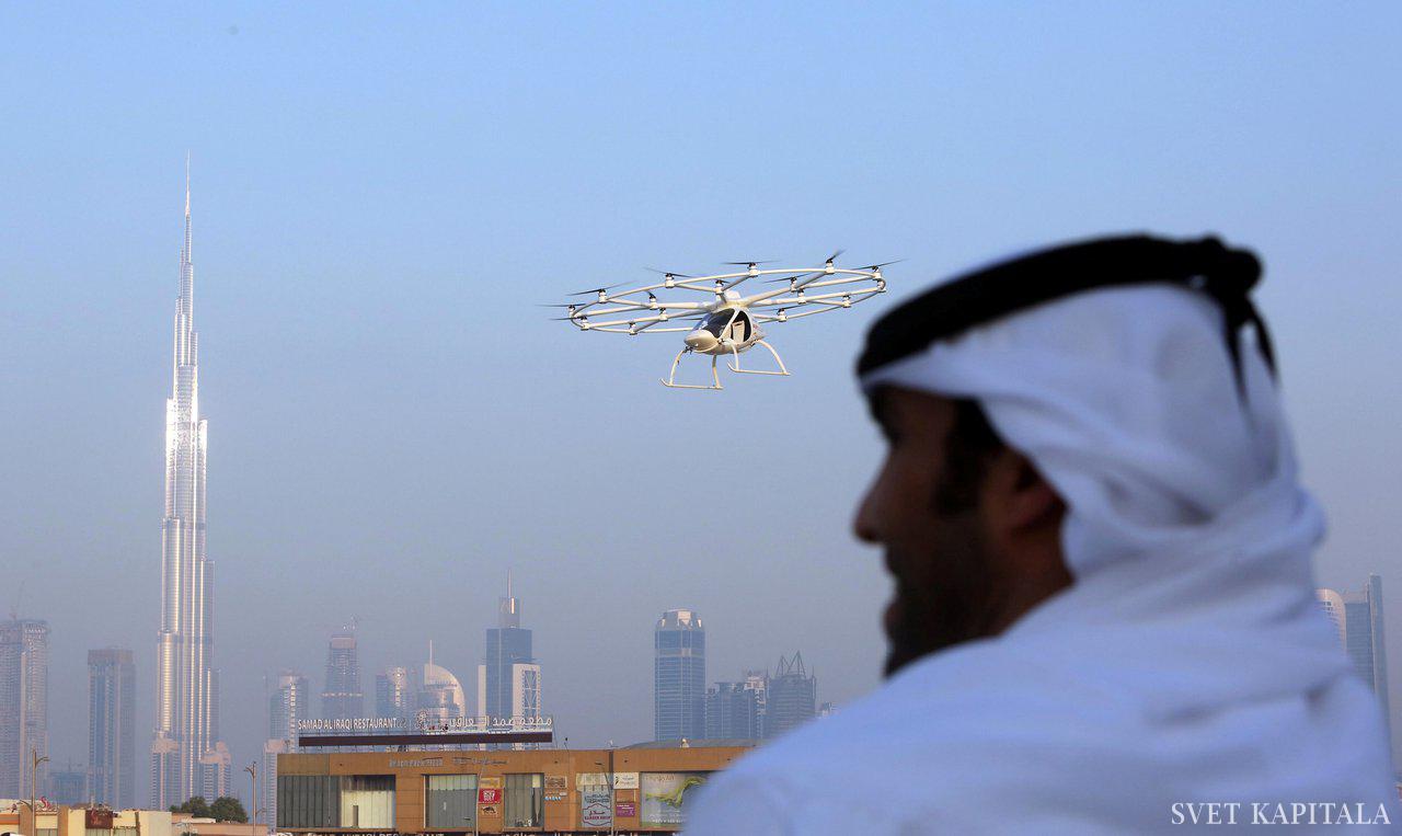 Fotografija: Pogled na leteči taksi v Dubaju. Foto Reuters