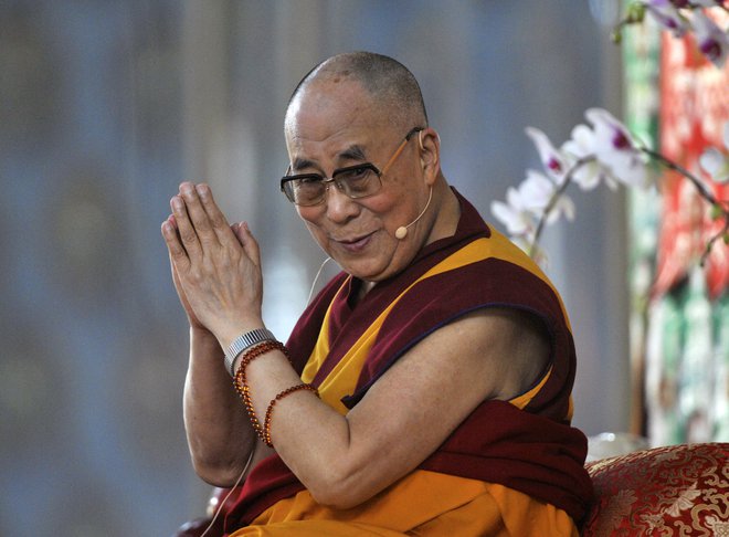<strong>Tenzin Gyatso</strong>, ki danes deluje kot 14. dalajlama. FOTO: REUTERS/Abhishek N. Chinnappa 