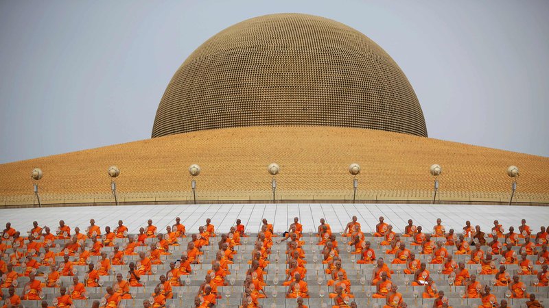 Fotografija: Budistično mišljenje sili znanstvenike, da dvomijo o svojih metodah, predpostavkah in logičnih konstruktih. FOTO: Damir Sagolj / REUTERS