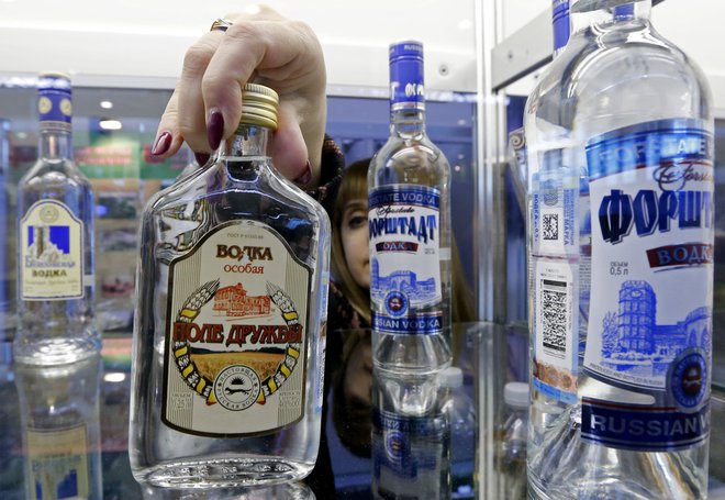 Gary Vaynerchuk je začetku delal v družinski prodajalni alkoholnih pijač za 2 dolarja na uro, nato pa kot študent ustvaril uspešen YouTube kanal na katerem je okušal prestižna vina. FOTO: Reuters