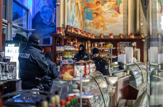 Italijanska mafija 'Ndrangheta deluje skozi običajna podjetja. FOTO: Christoph Reichwein/Afp