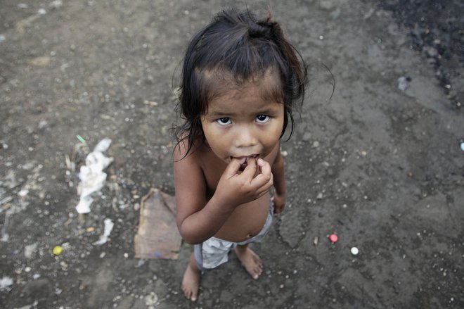 Vsaj tri milijarde ljudi na svetu nima dostopa do čiste, tekoče vode. FOTO: REUTERS/Oswaldo Rivas 