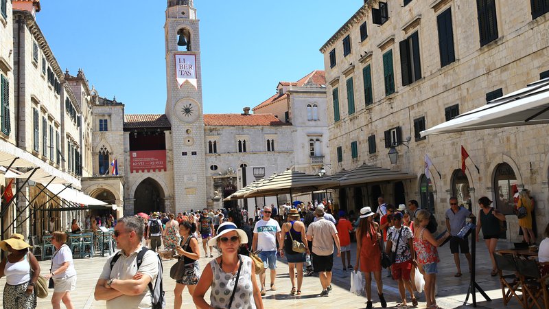 Fotografija: Največ turistov imajo na Hrvaškem v Rovinju, Poreču, Medulinu, Crikvenici, Umagu, Splitu, Dubrovniku, Zadru, Pulju in Novalji na otoku Pagu. FOTO: Delo