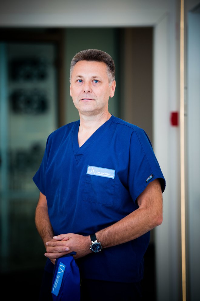 Dr. Uroš Ahčan, strokovnjak rekonstrukcijske in estetske kirurgije iz Univerzitetnega kliničnega centra Ljubljana. Foto: Jaka Koren