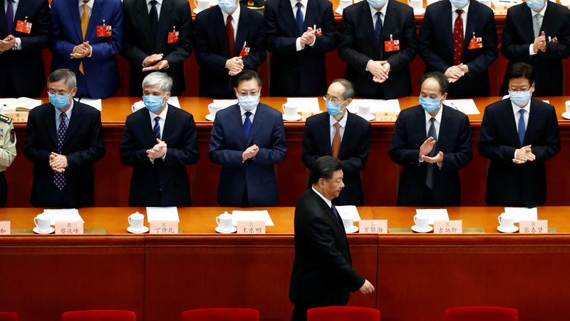 Fotografija: Za naslednji mesec je napovedano srečanje partijske elite, kjer bo osrednja tema pogovorov kako lahko Kitajska postane bolj samozadostna. Načrt bi lahko povsem spremenil svetovno gospodarstvo. FOTO: Thomas Peter/Reuters