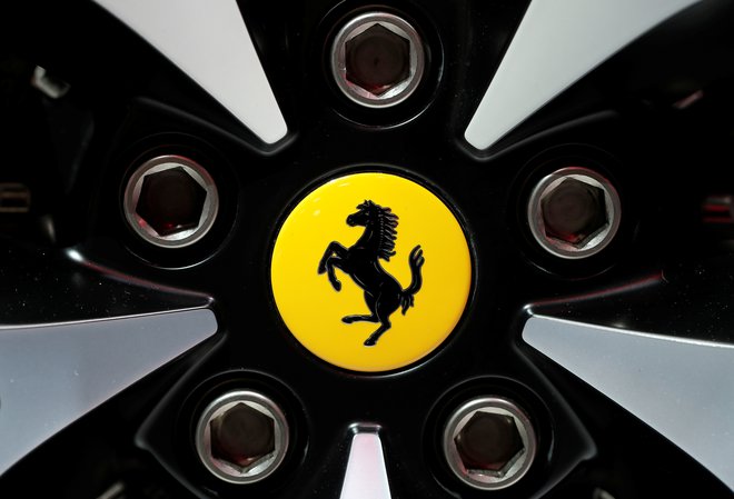 Ferrari je utelešenje luksuza. FOTO: REUTERS/Benoit Tessier 