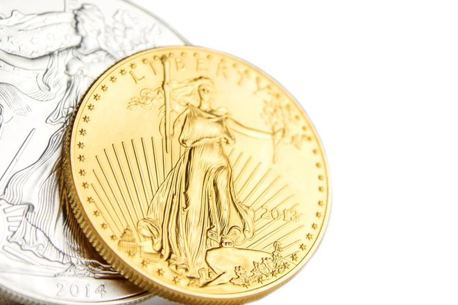 Ameriški Orel v srebrni in zlati izvedbi. FOTO. Shutterstock