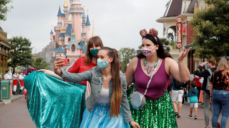Fotografija: Disney se je hitro prilagodil potrošnikom, ki so ure zabave preusmerili pred televizorje v domači dnevni sobi. FOTO: Charles Platiau/Reuters