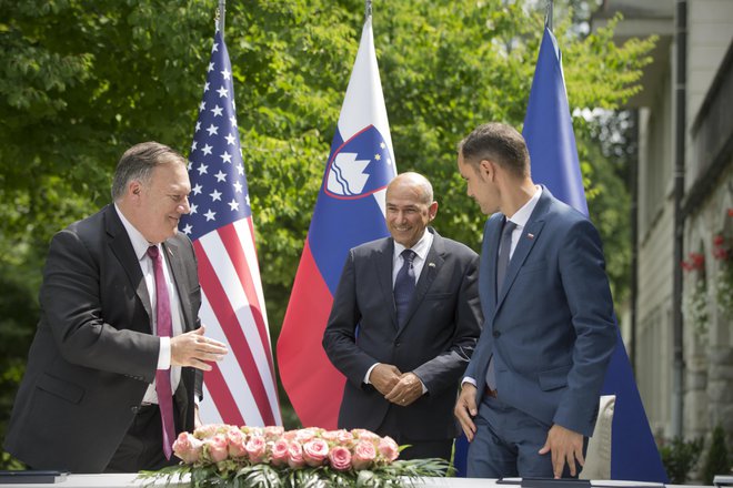 Tudi obisk ameriškega državnega sekretarja Mikea Pompea v Sloveniji se je vrtel okoli podpisa pogodbe za varnost telekomunikacijskih omrežij 5G. FOTO: Jure Eržen/Delo