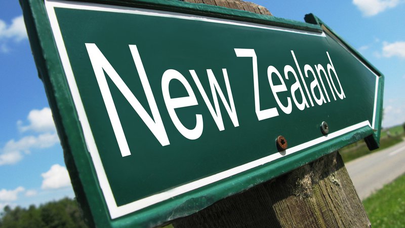 Fotografija: Če bi prevrtali zemeljsko oblo z vrtino iz Slovenije, bi prišli prav na Novo Zelandijo. FOTO: Shutterstock