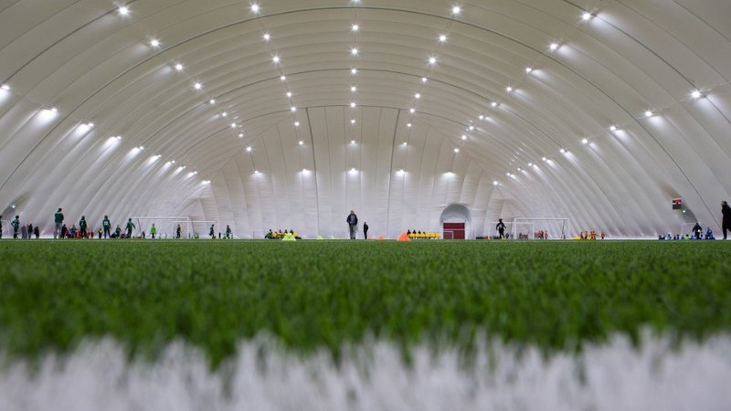 Fotografija: V Latviji bo stalo sedem velikih nogometnih dvoran podjetja Duol. FOTO: Arhiv podjetja
