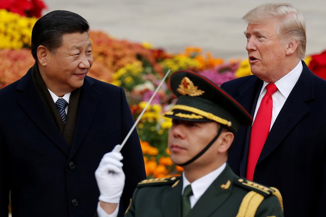 Xi Jinping (L) in Donald Trump (D). FOTO: REUTERS/Damir Sagolj